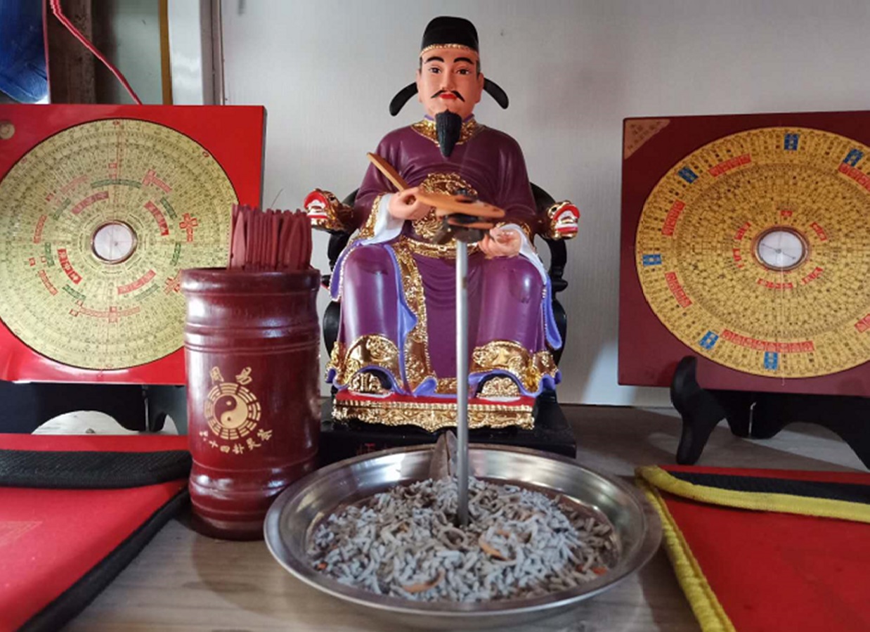 duong-cong-quan-tung-to-su-duong-cong-tien