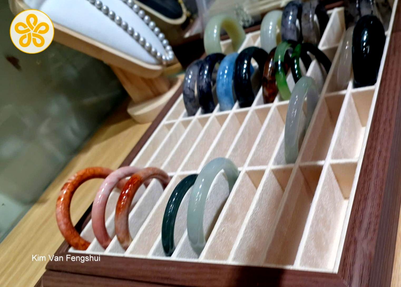 vật phẩm phong thủy đá đeo tay mã não