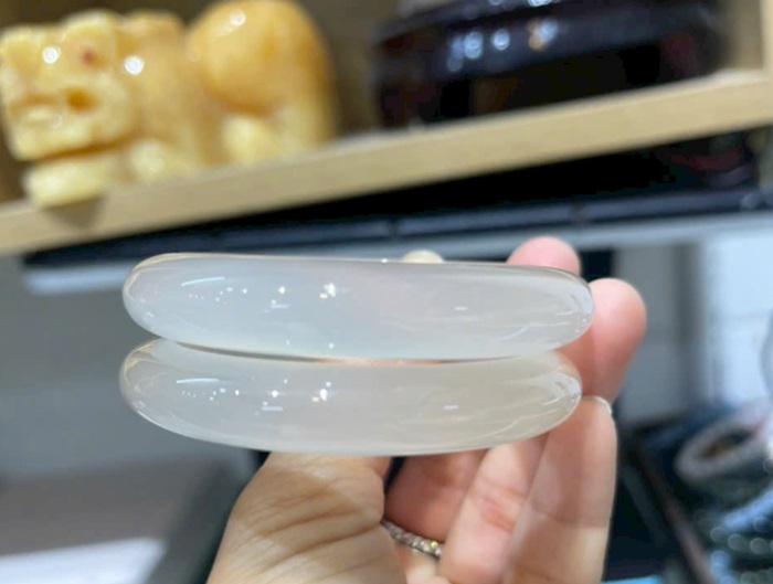 Vòng tay mã não tự nhiên màu ngọc